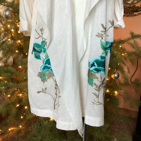 Chico’s beautiful embroidered linen long kimono - Picture 3 of 8